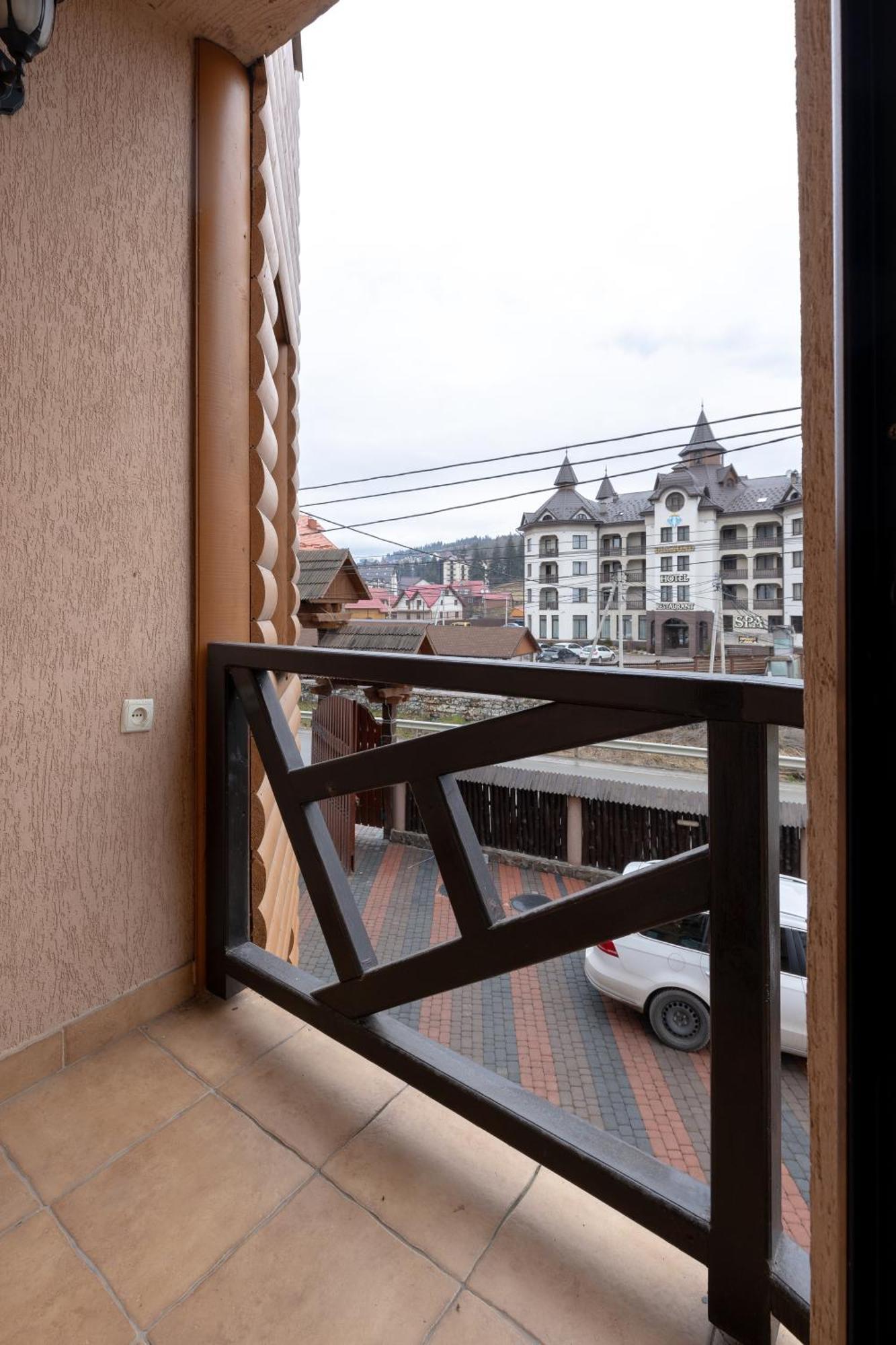 Hotel Morishka & *